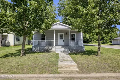 1729 S Minnesota Avenue Joplin Mo 64804 Ave, Joplin, MO 64804