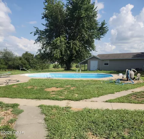 Exterior - 407 E Central Road Lamar Mo 64759 Rd, Lamar, MO 64759 photo 8 of 10