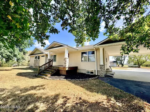 Exterior - 407 E Central Road Lamar Mo 64759 Rd, Lamar, MO 64759 photo 2 of 11