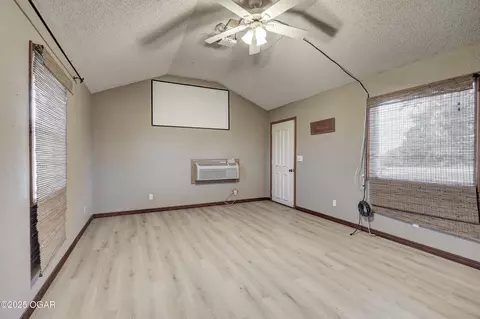 Living - 407 E Central Road Lamar Mo 64759 Rd, Lamar, MO 64759 photo 6 of 6