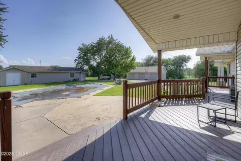 Exterior - 407 E Central Road Lamar Mo 64759 Rd, Lamar, MO 64759 photo 4 of 10