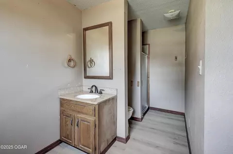 Bath - 407 E Central Road Lamar Mo 64759 Rd, Lamar, MO 64759 photo 9 of 9