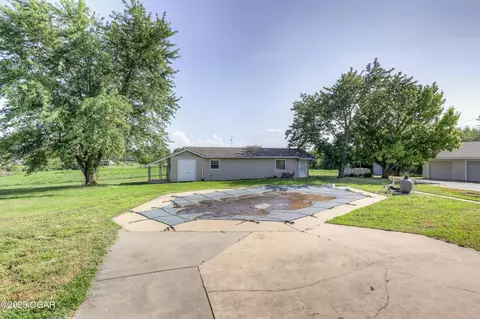 Exterior - 407 E Central Road Lamar Mo 64759 Rd, Lamar, MO 64759 photo 7 of 10
