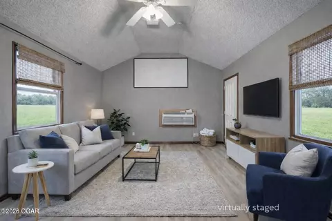 Living - 407 E Central Road Lamar Mo 64759 Rd, Lamar, MO 64759 photo 7 of 7