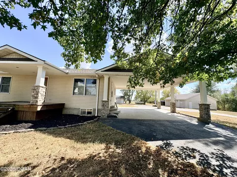 Exterior - 407 E Central Road Lamar Mo 64759 Rd, Lamar, MO 64759 photo 3 of 11