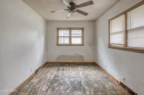 Bedroom - 1507 S Sergeant Avenue Joplin Mo 64804 Ave, Joplin, MO 64804 photo 4 of 5