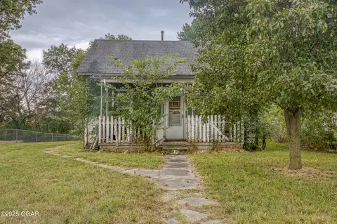 210 W Walton Avenue Carl Junction Mo 64834 Ave, Carl Junction, MO 64834 photo 1