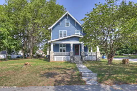 1112 S Garrison Avenue Carthage Mo 64836 Ave, Carthage, MO 64836