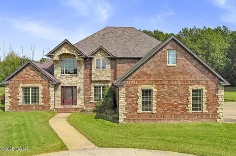 110 Crestwood Estates Pittsburg Ks 66762, Pittsburg, KS 66762