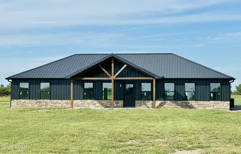 558 E 640 Avenue Arma Ks 66712 Ave, Arma, KS 66712