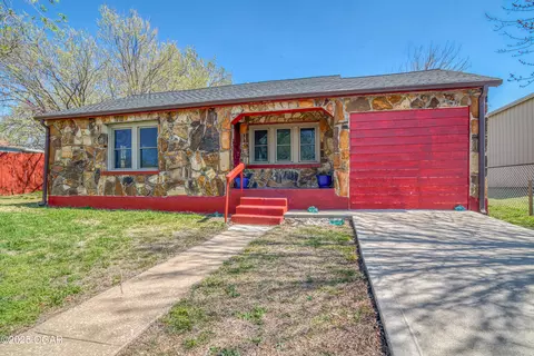 609 S St Charles Avenue Joplin Mo 64801, Joplin, MO 64801