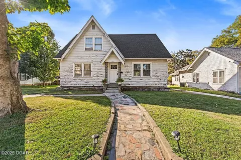 1117 S Maple Street Carthage Mo 64836 St, Carthage, MO 64836 photo 1