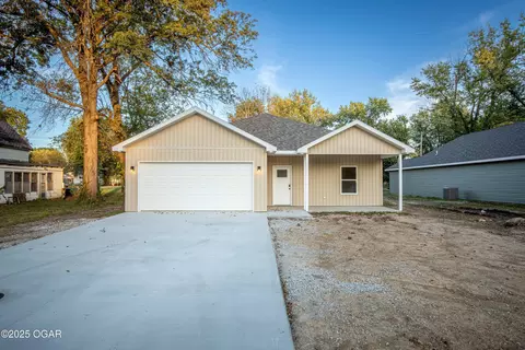 800 Maple Street Lamar Mo 64759 St, Lamar, MO 64759