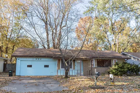 853 E Guinevere Street Springfield Mo 65807 St, Springfield, MO 65807