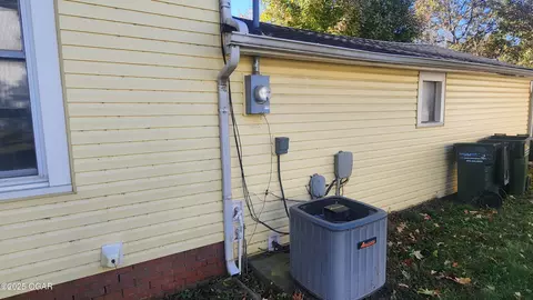 315 S Indiana Avenue Columbus Ks 66725 Ave, Columbus, KS 66725