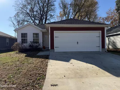 127 E Poplar Carterville Mo 64835, Carterville, MO 64835