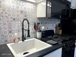 Kitchen - 29 Fall Creek Drive 4 Branson Mo 65616 Dr #4, Branson, MO 65616 photo 2 of 2