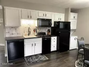 Kitchen - 29 Fall Creek Drive 4 Branson Mo 65616 Dr #4, Branson, MO 65616 photo 1 of 2