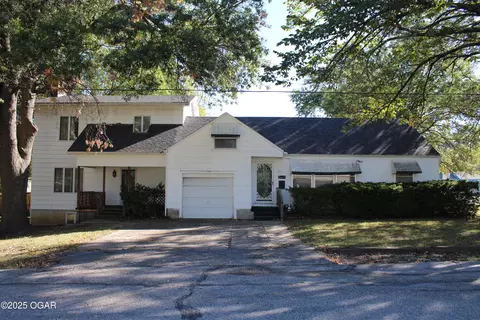2011 S English Street Pittsburg Ks 66762 St, Pittsburg, KS 66762