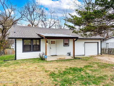 605 E Oak Street Ozark Mo 65721 St, Ozark, MO 65721
