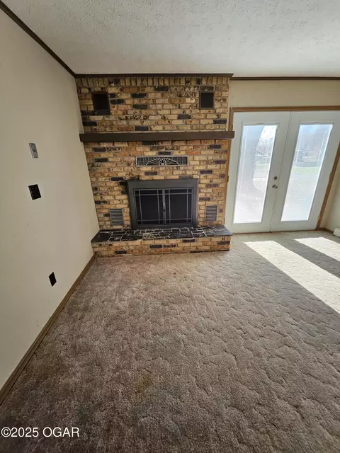 Living - 1105 N 14th Street Monett Mo 65708, Monett, MO 65708 photo 5 of 6