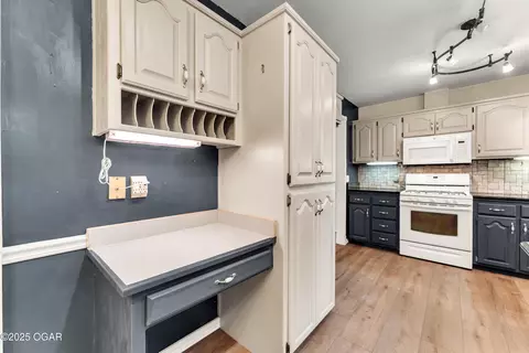 Kitchen - 4501 N 16th Street Ozark Mo 65721 St, Ozark, MO 65721 photo 2 of 3
