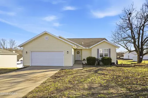 1328 Sunrise Drive Carthage Mo 64836 Dr, Carthage, MO 64836