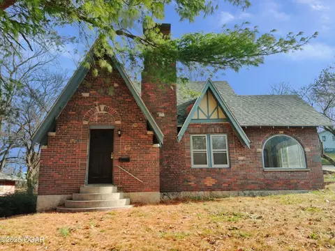 823 Hearrell Avenue Neosho Mo 64850 Ave, Neosho, MO 64850