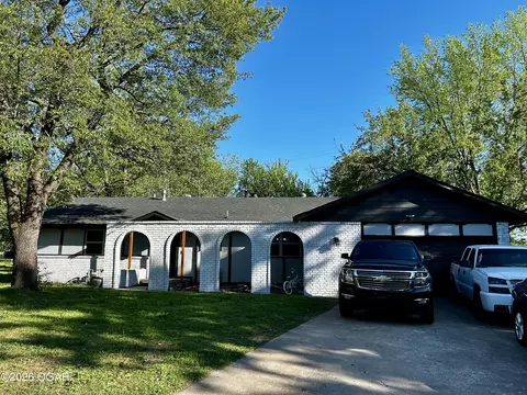 809 E Wickersham Drive Webb City Mo 64870 Dr, Webb City, MO 64870 photo 1