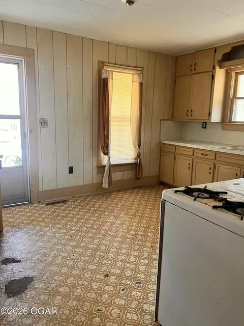 414 Pine Street Carthage Mo 64836 St, Carthage, MO 64836 photo 4