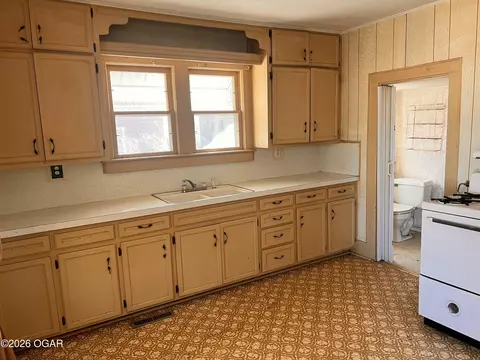 414 Pine Street Carthage Mo 64836 St, Carthage, MO 64836 photo 3
