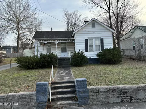 414 Pine Street Carthage Mo 64836 St, Carthage, MO 64836