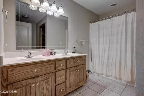 Bath - 2206 Benjamin Drive Carthage Mo 64836 Dr, Carthage, MO 64836 photo 1 of 7