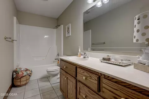 Bath - 2206 Benjamin Drive Carthage Mo 64836 Dr, Carthage, MO 64836 photo 3 of 7