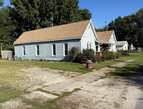 Other - 1303 Walnut Street Lamar Mo 64759 St, Lamar, MO 64759 photo 4 of 4