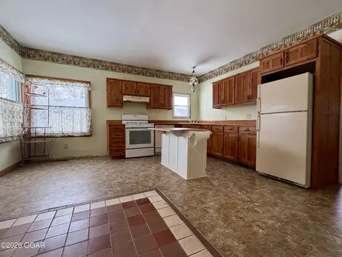 Kitchen - 1303 Walnut Street Lamar Mo 64759 St, Lamar, MO 64759 photo 1 of 4