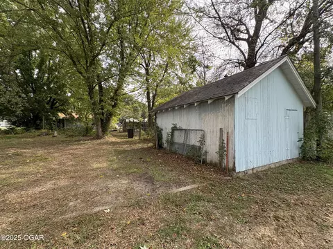 Exterior - 1303 Walnut Street Lamar Mo 64759 St, Lamar, MO 64759 photo 7 of 7
