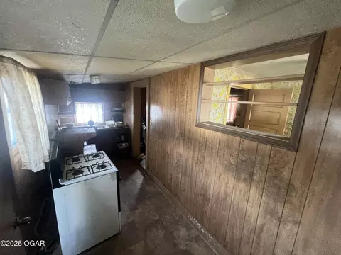 132 W 5th Street Baxter Springs Ks 66713 St, Baxter Springs, KS 66713
