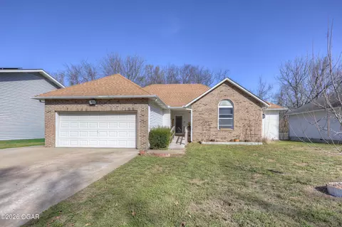 1206 Douglas Court Carthage Mo 64836 Ct, Carthage, MO 64836