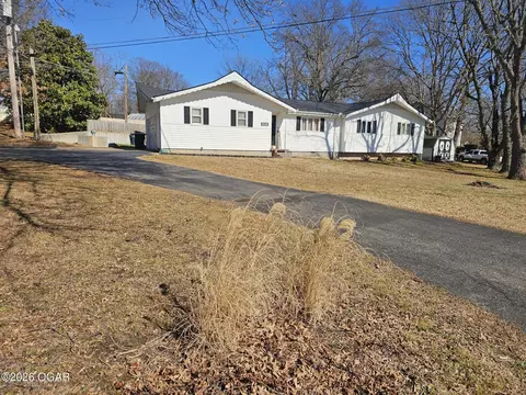 816 Oak Crest Baxter Springs Ks 66713, Baxter Springs, KS 66713