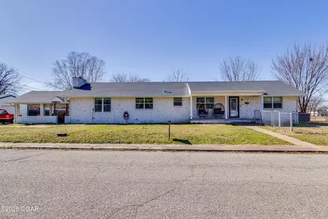 1409 Cleveland Avenue Baxter Springs Ks 66713 Ave, Baxter Springs, KS 66713
