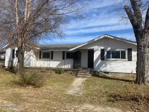 904 Wyandotte Avenue Baxter Springs Ks 66713 Ave, Baxter Springs, KS 66713