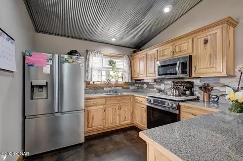 Kitchen - 463 NE 88th Lane Lamar Mo 64759 Ln # B, Lamar, MO 64759 photo 3 of 5