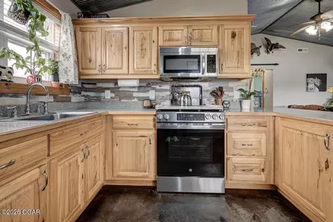 Kitchen - 463 NE 88th Lane Lamar Mo 64759 Ln # B, Lamar, MO 64759 photo 4 of 5