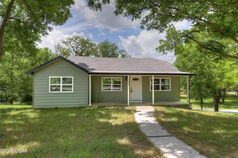 1028 Woodland Avenue Joplin Mo 64801 Ave, Joplin, MO 64801