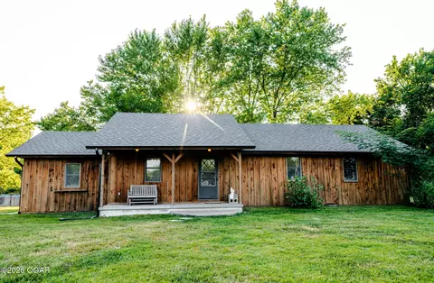303 N Hudson Avenue Aurora Mo 65605 Ave, Aurora, MO 65605