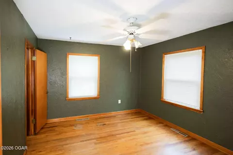 Bedroom - 204 W 5th Street Lamar Mo 64759 St, Lamar, MO 64759 photo 4 of 4