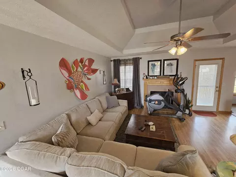 Living - 102 Kingsley Drive Monett Mo 65708 Dr, Monett, MO 65708 photo 2 of 2