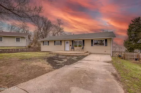 1628 Jefferson Circle Webb City Mo 64870 Cir, Webb City, MO 64870