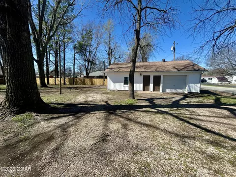 Exterior - 501 S 4th Street Jasper Mo 64755 St, Jasper, MO 64755 photo 5 of 19